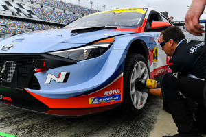 ROAR BEFORE THE ROLEX 24